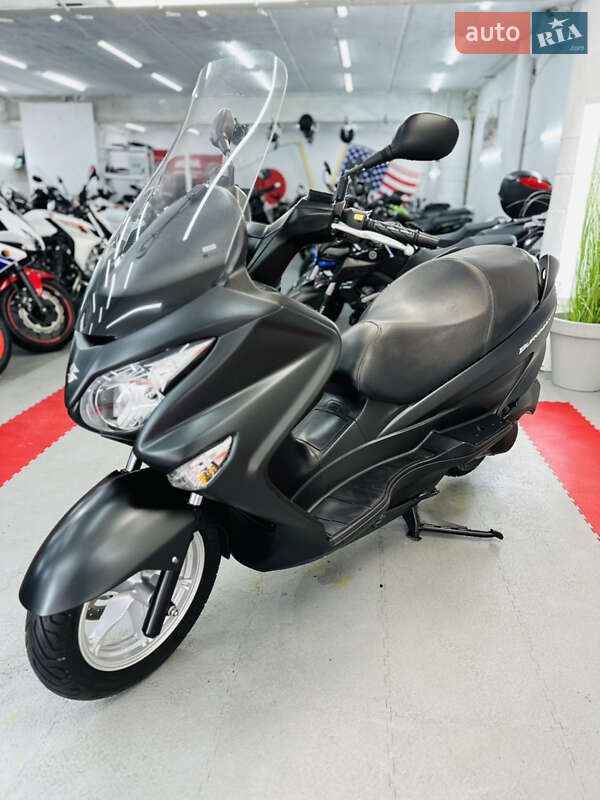 Макси-скутер Suzuki Burgman 200 2015 в Одессе