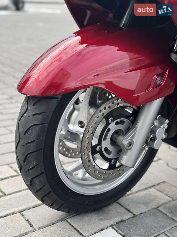 Макси-скутер Suzuki Burgman 400 2008 в Ровно