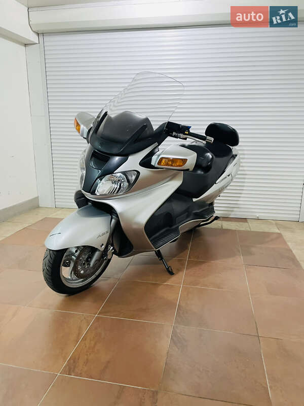 Максі-скутер Suzuki Burgman AN 650 2005 в Києві фото 5 Максі-скутер Suzuki Burgman AN 650 2005 в Києві