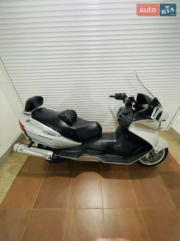 Максі-скутер Suzuki Burgman AN 650 2005 в Києві фото 33 Максі-скутер Suzuki Burgman AN 650 2005 в Києві