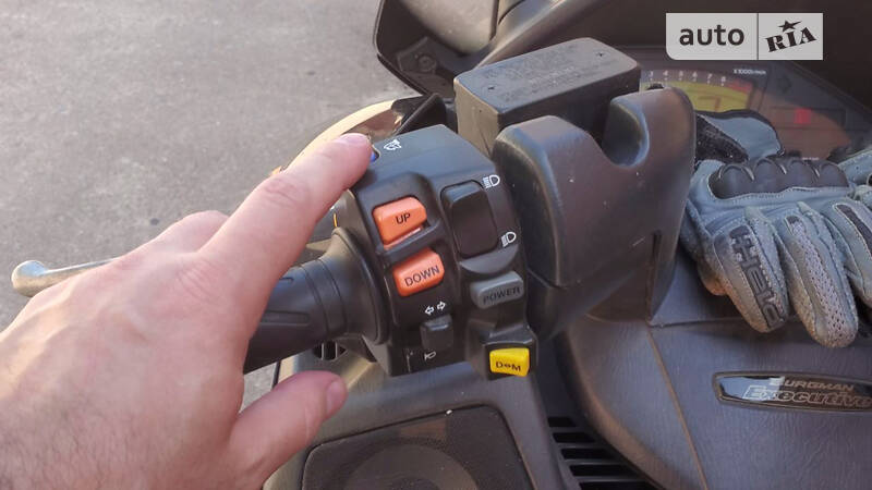 Макси-скутер Suzuki Burgman 2003 в Чернигове