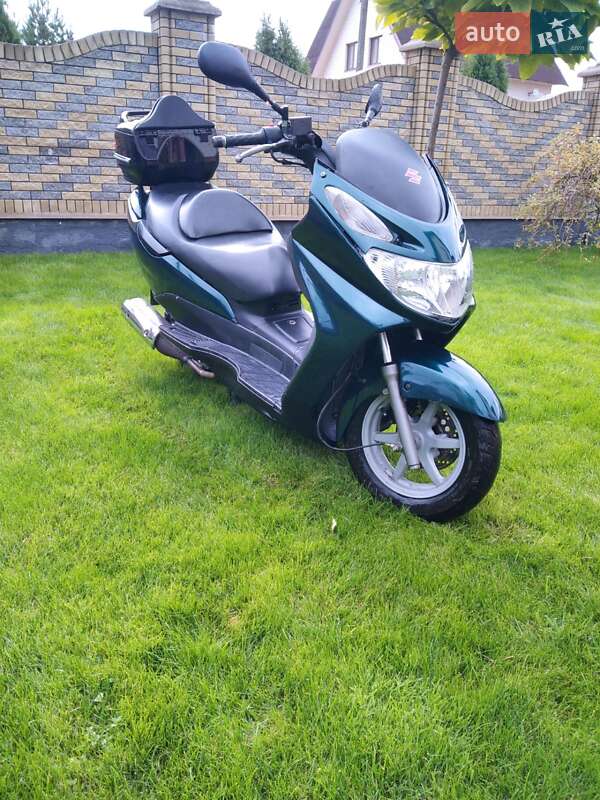 Максі-скутер Suzuki Burgman 2007 в Сарнах