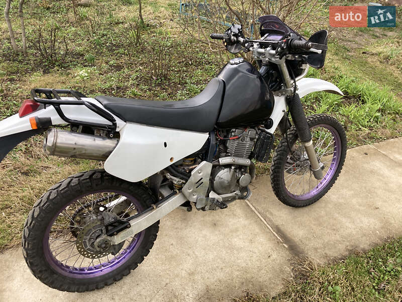 Мотоцикл Внедорожный (Enduro) Suzuki DR 250 1998 в Черновцах