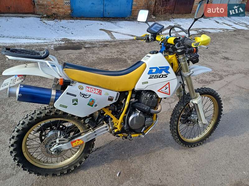 Мотоцикл Позашляховий (Enduro) Suzuki DR 250 1992 в Вінниці фото Мотоцикл Позашляховий (Enduro) Suzuki DR 250 1992 в Вінниці