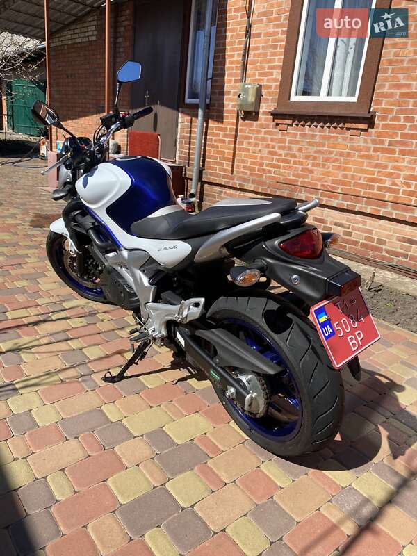 Мотоцикл Без обтікачів (Naked bike) Suzuki Gladius 400 2010 в Зіньківі