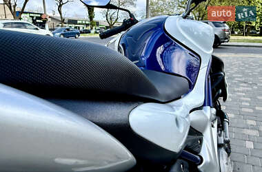 Мотоцикл Спорт-туризм Suzuki Gladius 400 2010 в 
