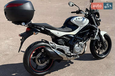 Мотоцикл Без обтекателей (Naked bike) Suzuki Gladius 400 2012 в 