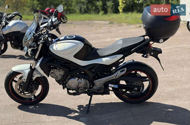 Мотоцикл Без обтекателей (Naked bike) Suzuki Gladius 400 2012 в 