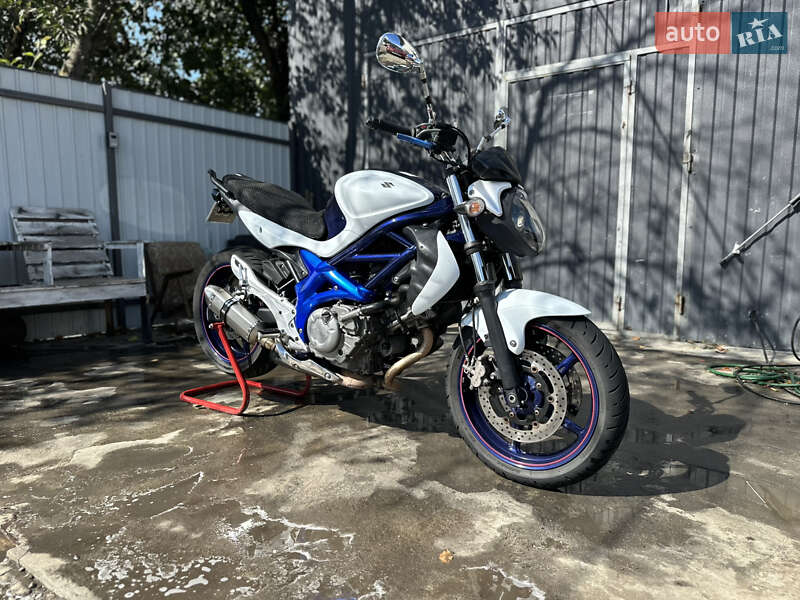 Мотоцикл Без обтекателей (Naked bike) Suzuki Gladius 400 2011 в Одессе