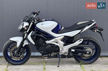 Мотоцикл Без обтекателей (Naked bike) Suzuki Gladius 400 2012 в 