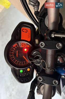 Мотоцикл Без обтекателей (Naked bike) Suzuki Gladius 400 2009 в 
