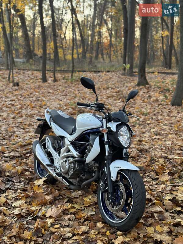 Мотоцикл Без обтікачів (Naked bike) Suzuki Gladius 400 2010 в Києві