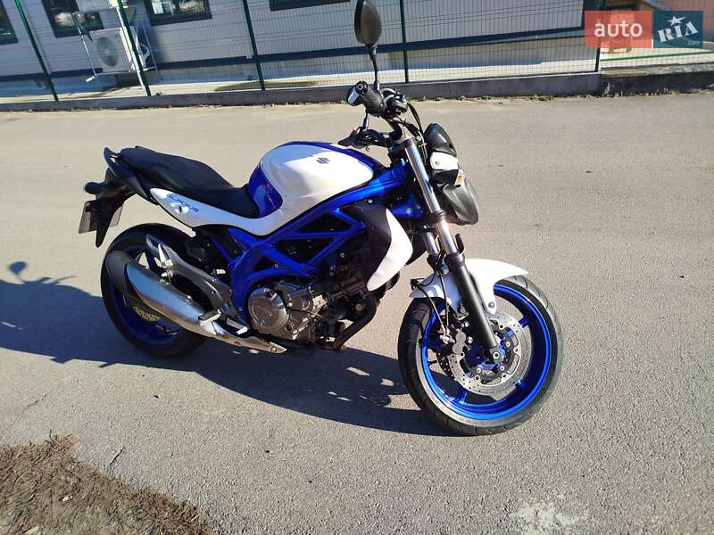 Мотоцикл Без обтекателей (Naked bike) Suzuki Gladius 400 2010 в Виннице