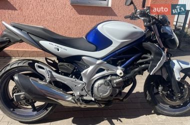 Мотоцикл Спорт-туризм Suzuki Gladius 400 2010 в Ромнах