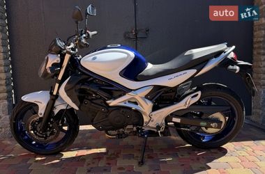 Мотоцикл Без обтікачів (Naked bike) Suzuki Gladius 400 2010 в Зіньківі