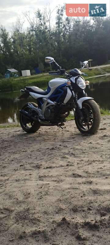 Мотоцикл Без обтікачів (Naked bike) Suzuki Gladius 650 2009 в Ніжині