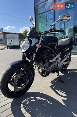 Мотоцикл Без обтекателей (Naked bike) Suzuki Gladius 650 2010 в 