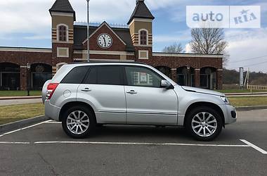 Позашляховик / Кросовер Suzuki Grand Vitara 2013 в 