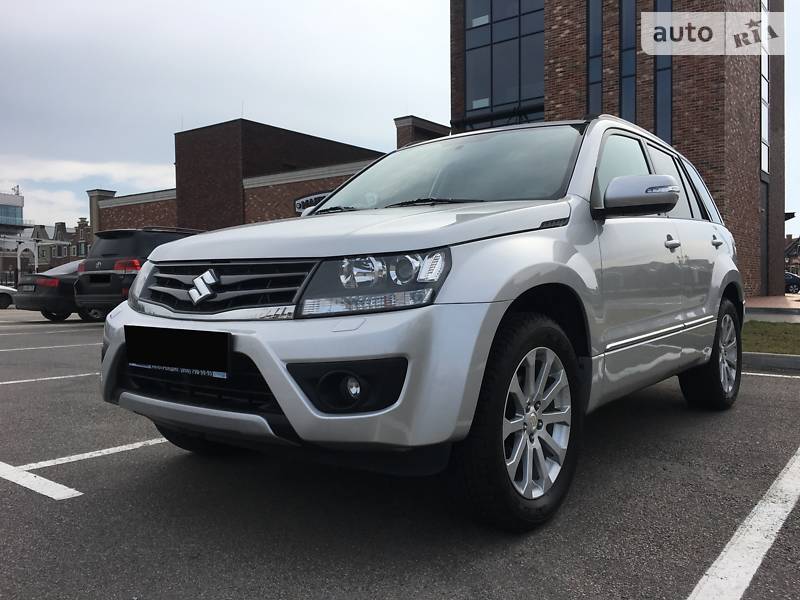 Позашляховик / Кросовер Suzuki Grand Vitara 2013 в 