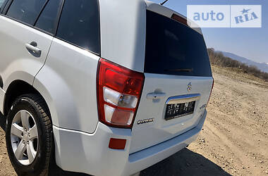 Позашляховик / Кросовер Suzuki Grand Vitara 2010 в 