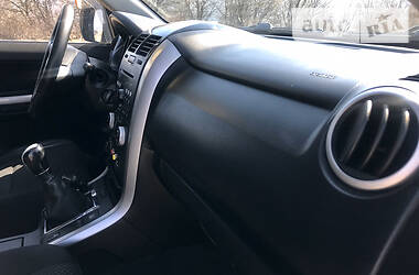 Позашляховик / Кросовер Suzuki Grand Vitara 2010 в 