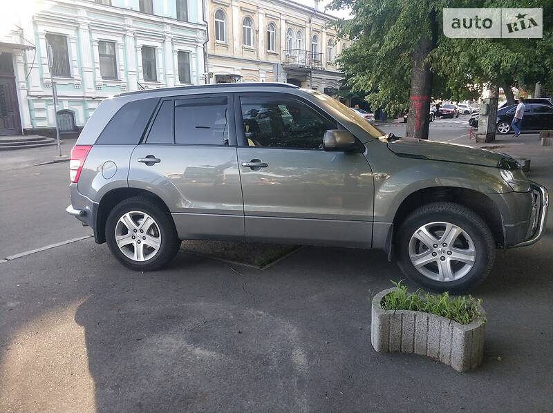 Позашляховик / Кросовер Suzuki Grand Vitara 2008 в 