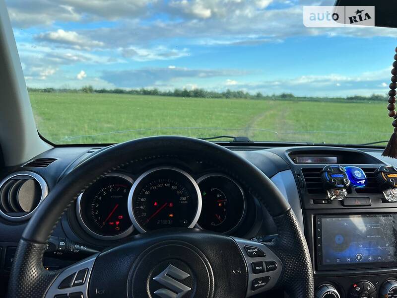 Внедорожник / Кроссовер Suzuki Grand Vitara 2005 в Сарнах