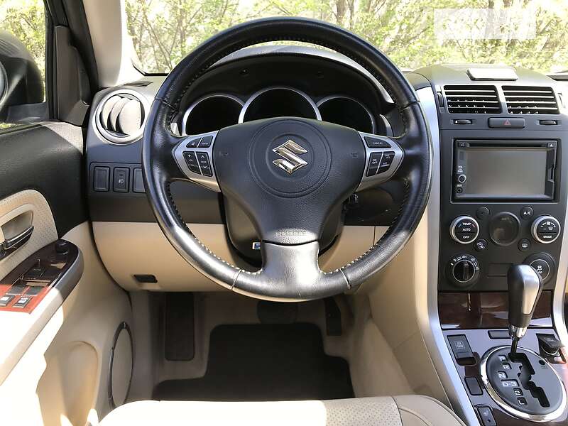 Седан Suzuki Grand Vitara 2012 в Киеве