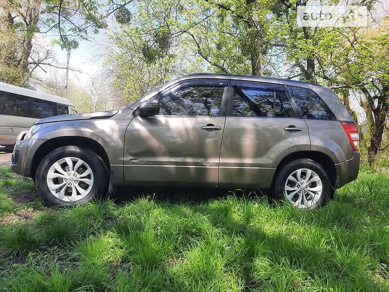Внедорожник / Кроссовер Suzuki Grand Vitara 2015 в Смеле