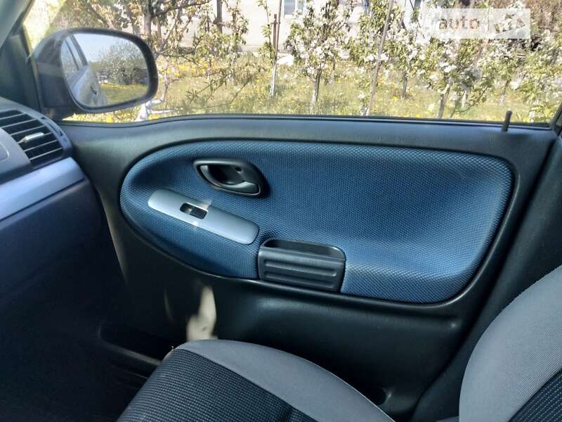 Седан Suzuki Grand Vitara 2004 в Козове