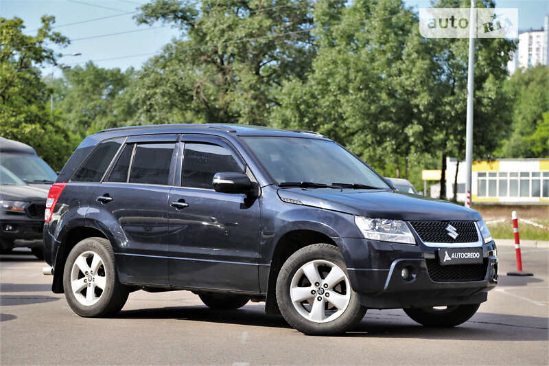 Внедорожник / Кроссовер Suzuki Grand Vitara 2010 в 