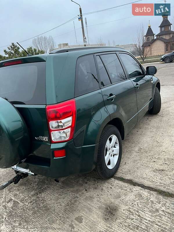 Внедорожник / Кроссовер Suzuki Grand Vitara 2006 в Долинской