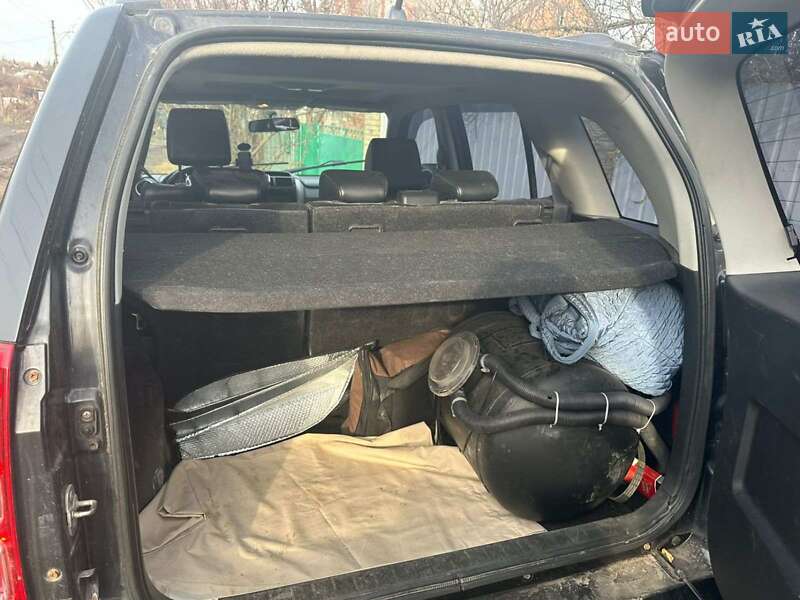 Позашляховик / Кросовер Suzuki Grand Vitara 2006 в Ізюмі