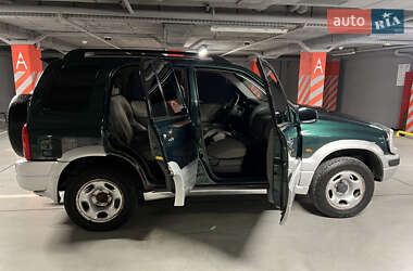 Внедорожник / Кроссовер Suzuki Grand Vitara 2001 в 
