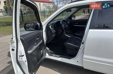 Внедорожник / Кроссовер Suzuki Grand Vitara 2015 в 