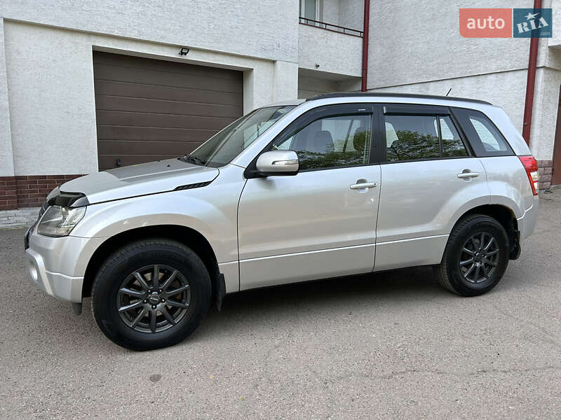 Позашляховик / Кросовер Suzuki Grand Vitara 2009 в 