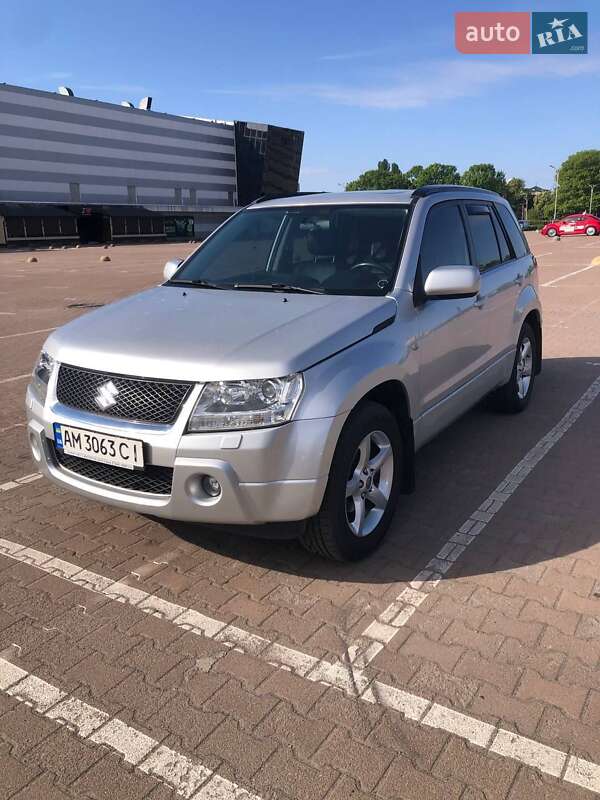 Позашляховик / Кросовер Suzuki Grand Vitara 2008 в Житомирі