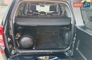 Позашляховик / Кросовер Suzuki Grand Vitara 2009 в 