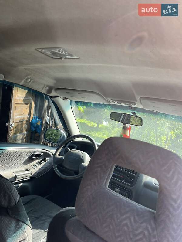 Внедорожник / Кроссовер Suzuki Grand Vitara 2001 в Ужгороде