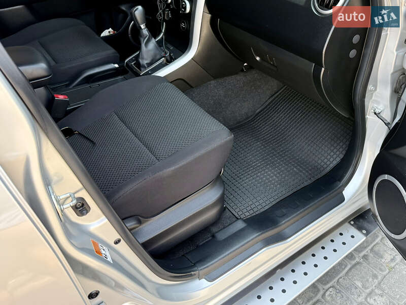Позашляховик / Кросовер Suzuki Grand Vitara 2008 в Харкові