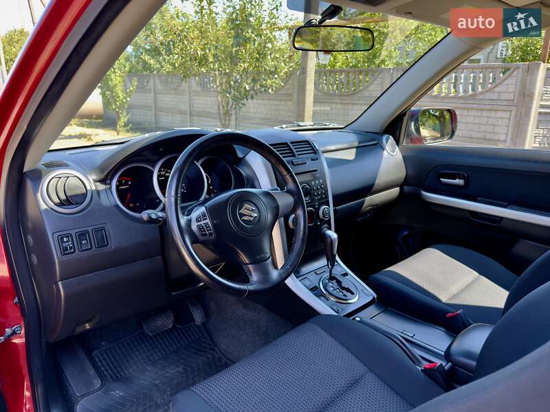 Внедорожник / Кроссовер Suzuki Grand Vitara 2013 в Софиевке