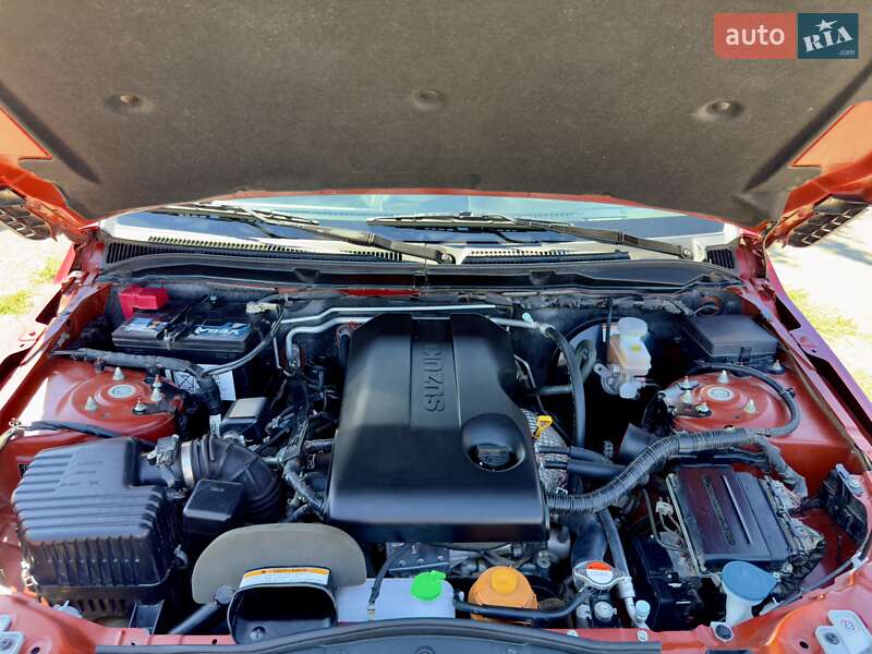 Внедорожник / Кроссовер Suzuki Grand Vitara 2013 в Софиевке