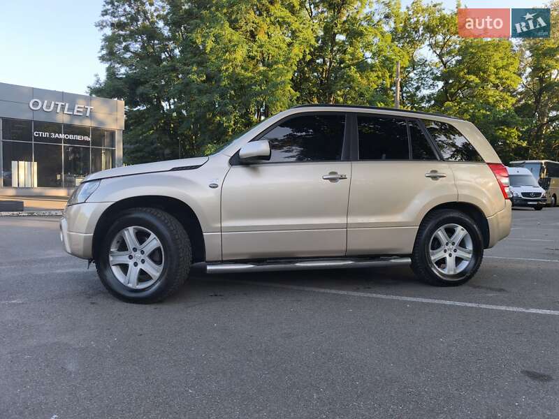 Внедорожник / Кроссовер Suzuki Grand Vitara 2006 в Киеве