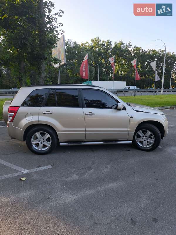 Внедорожник / Кроссовер Suzuki Grand Vitara 2006 в Киеве