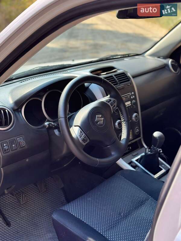 Позашляховик / Кросовер Suzuki Grand Vitara 2006 в Конотопі