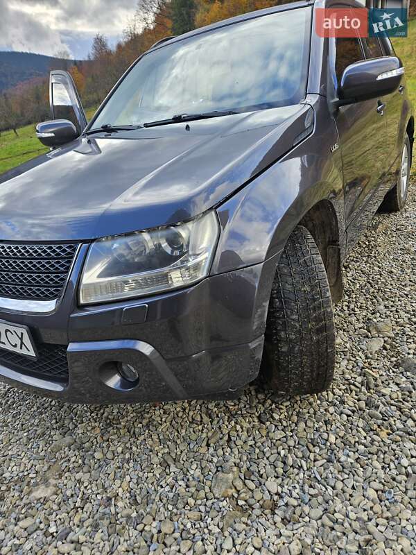 Внедорожник / Кроссовер Suzuki Grand Vitara 2011 в Яремче