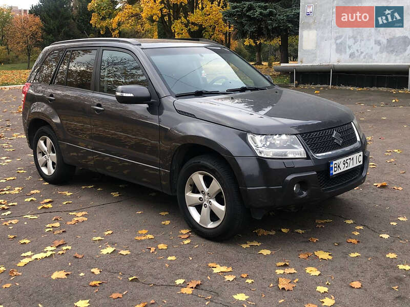 Позашляховик / Кросовер Suzuki Grand Vitara 2011 в Рівному