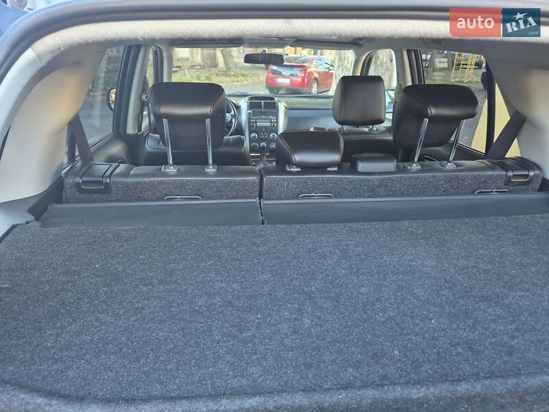 Внедорожник / Кроссовер Suzuki Grand Vitara 2006 в Раздельной