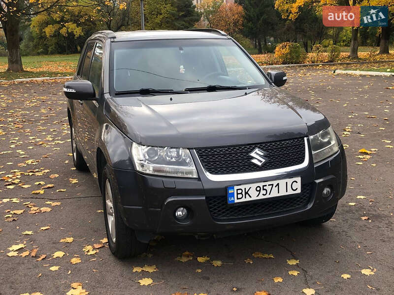 Внедорожник / Кроссовер Suzuki Grand Vitara 2011 в Ровно