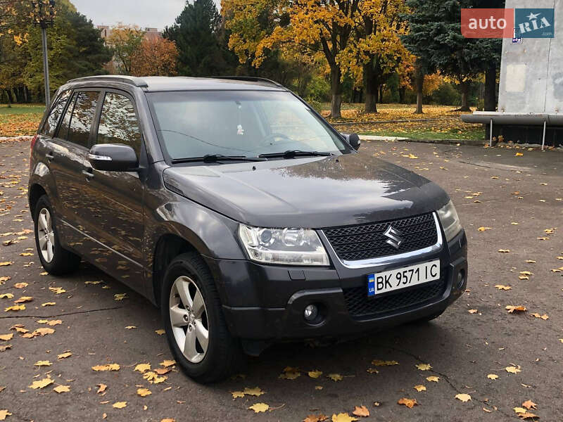 Внедорожник / Кроссовер Suzuki Grand Vitara 2011 в Ровно